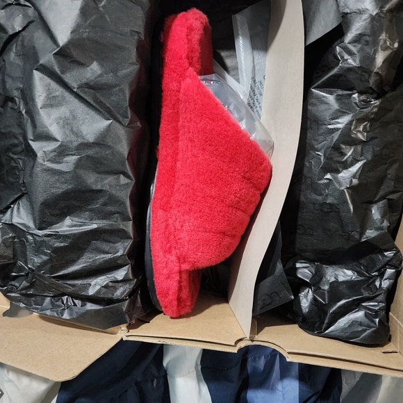 UGG Red Fluffy Sandals, Never Worn - Picture 3 of 12